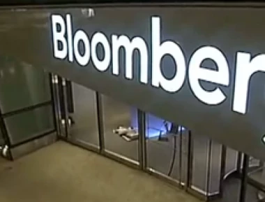 Bloomberg: «Η ακυβερνησία σε Ευρώπη και ΗΠΑ αφήνει ένα μεγάλο κενό στη Δύση»